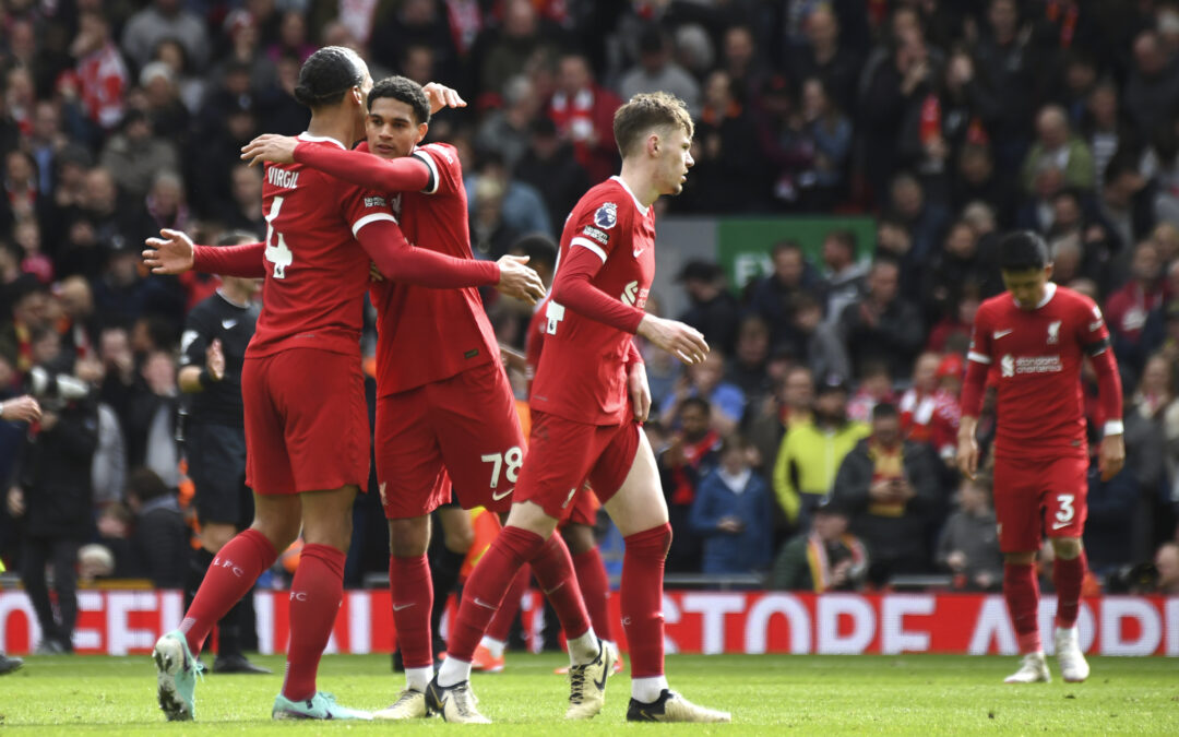 Liverpool recibe un impulso crucial en la fase final de la temporada